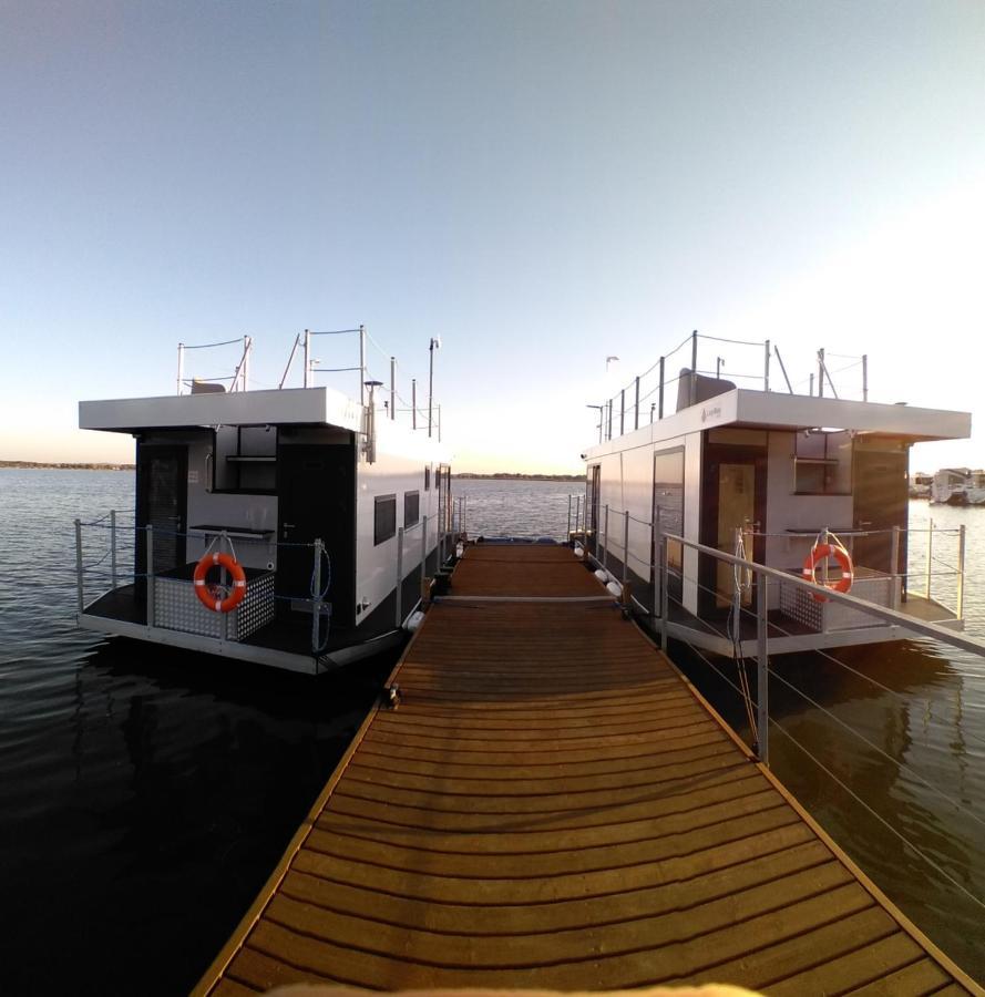 Houseboat Arka 1 - Domki Na Wodzie, Rower Wodny, Wifi, Parking เมียลโน ภายนอก รูปภาพ
